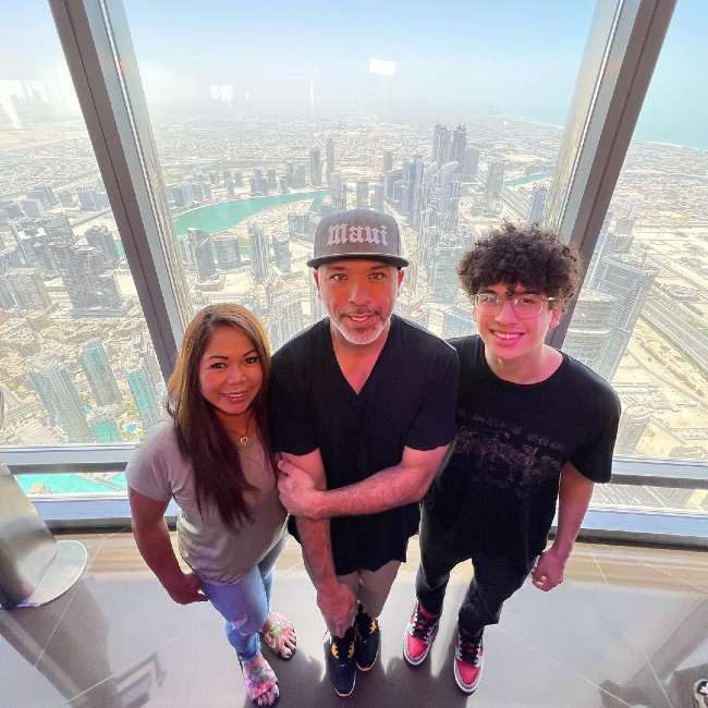 Jo seen with his sister and son in Dubai in 2022