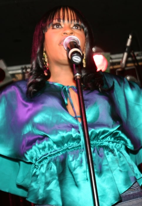 Lil' Mo as seen while performing in October 2005