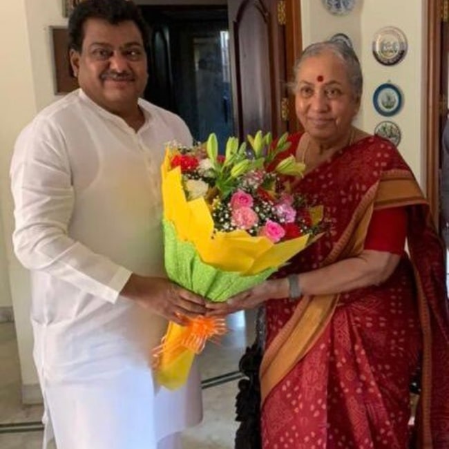 Margaret Alva as seen in with politician M. B. Patil in March 2022