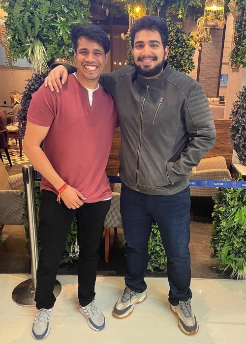 Samay Raina as seen in a picture with YouTuber Anshu Bisht in December 2021