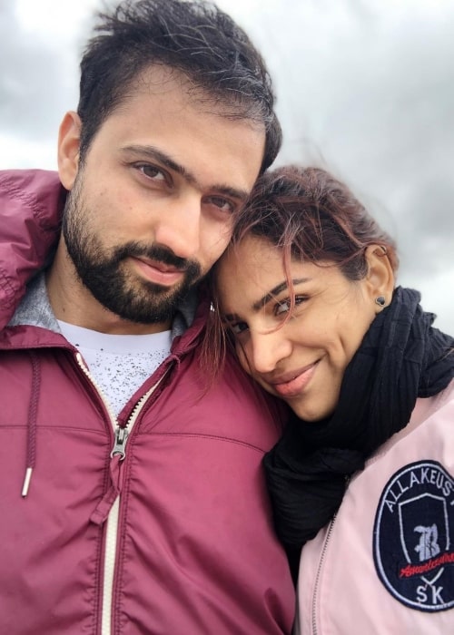 Shikha Singh as seen in a selfie with her husband Karan Shah in April 2022