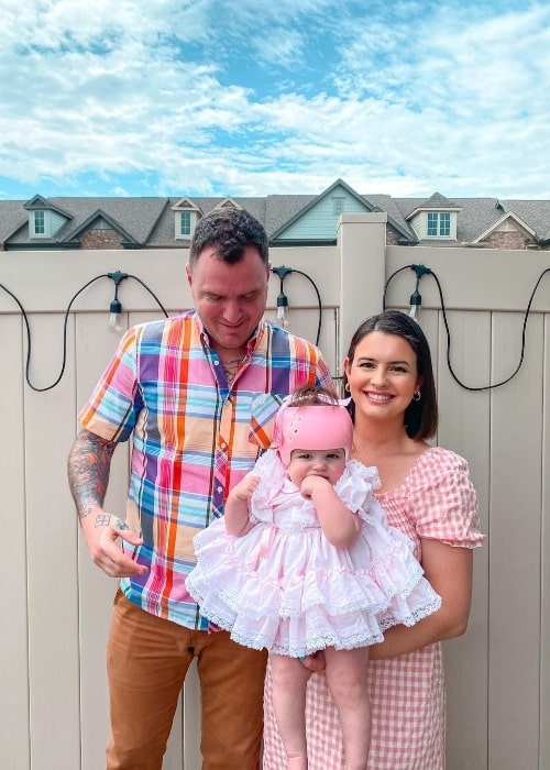Chad Gilbert and his wife Lisa Cimorelli with their daughter in April 2022