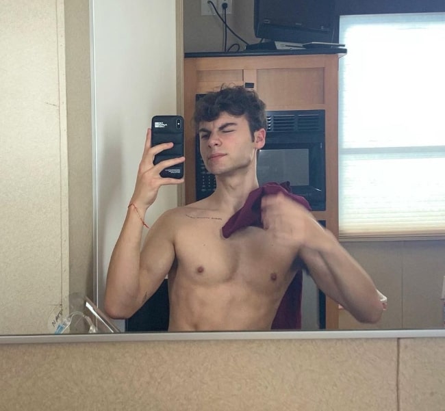 Christian Weissmann as seen while taking a shirtless mirror selfie in November 2021