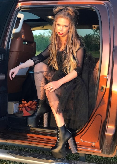 Grav3yardgirl as seen in a picture that was taken in September 2020