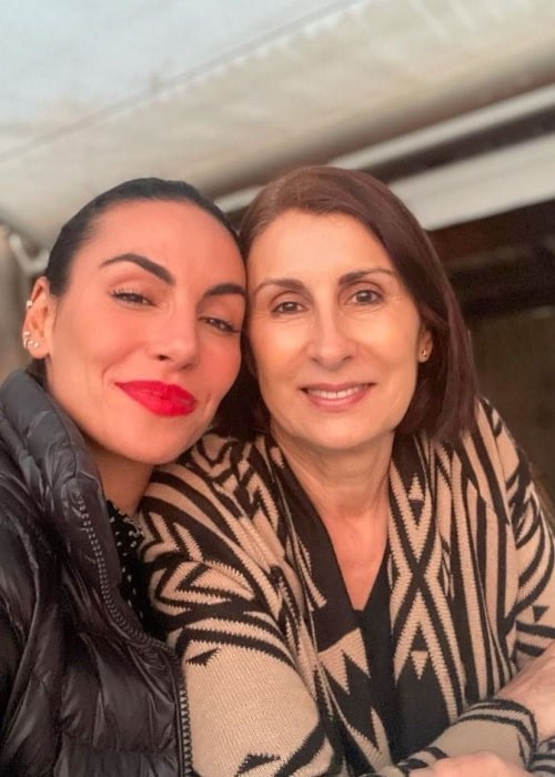 Mel Fronckowiak in a selfie with her mother Berenice Nunes that was taken in May 2022