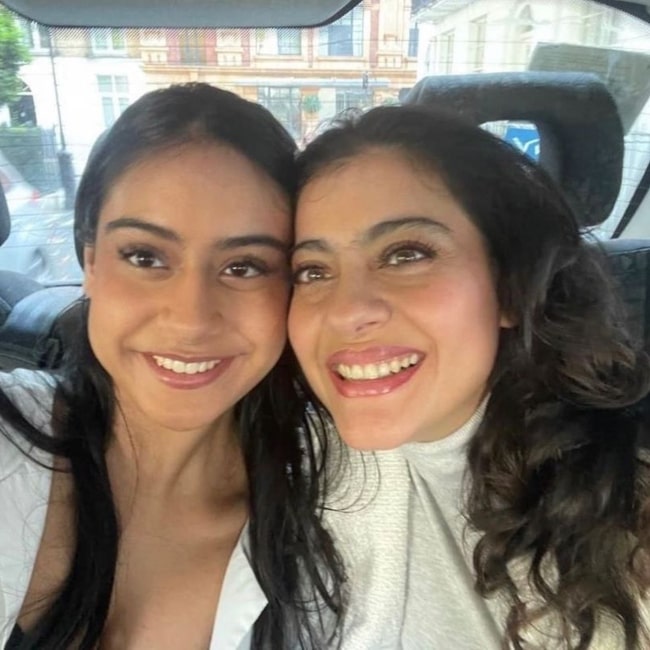 Nysa Devgan as seen in a selfie with her mother Kajol in October 2021