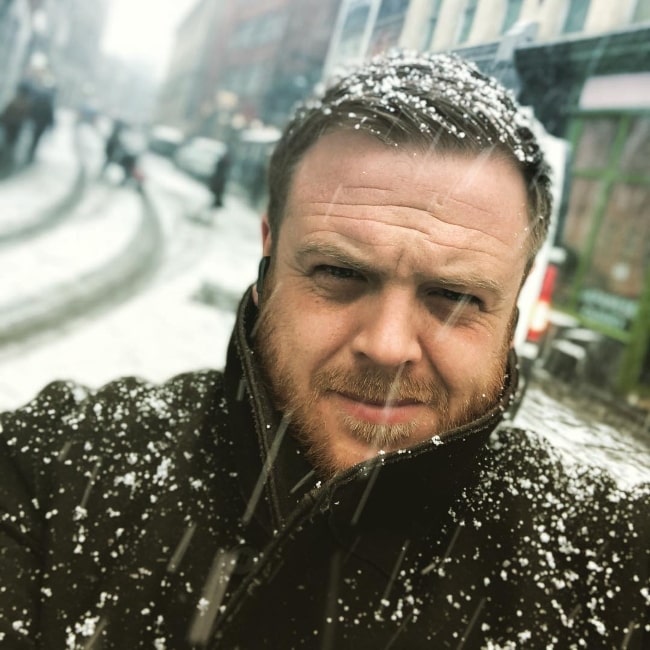 Owain Arthur taking a selfie while enjoying the snowfall in February 2018