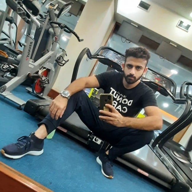 Romiit Raaj as seen in a gym mirror selfie in Mumbai, Maharashtra in July 2022