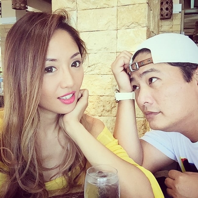 Smokey Manaloto as seen in a selfie that was taken with actress Karen Bordador in March 2015