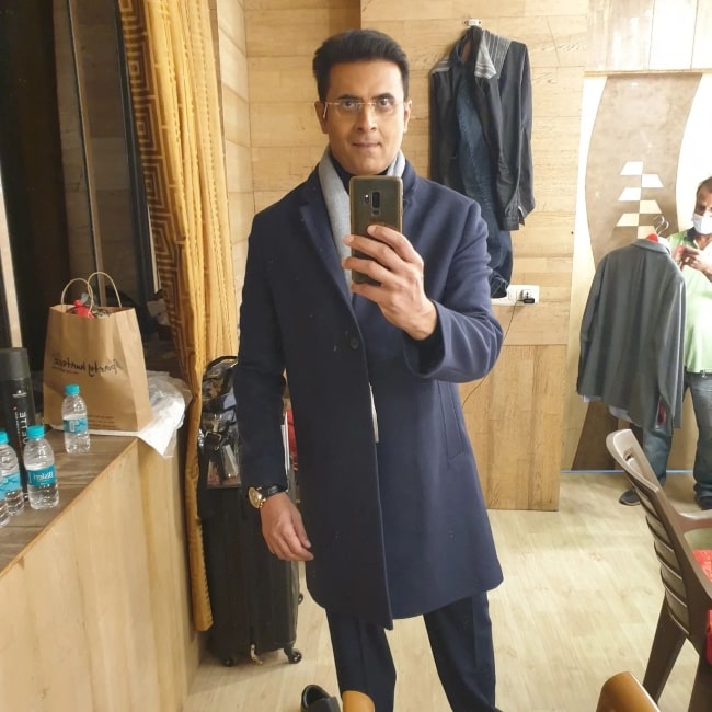 Vinay Jain as seen in a selfie that was taken in February 2022