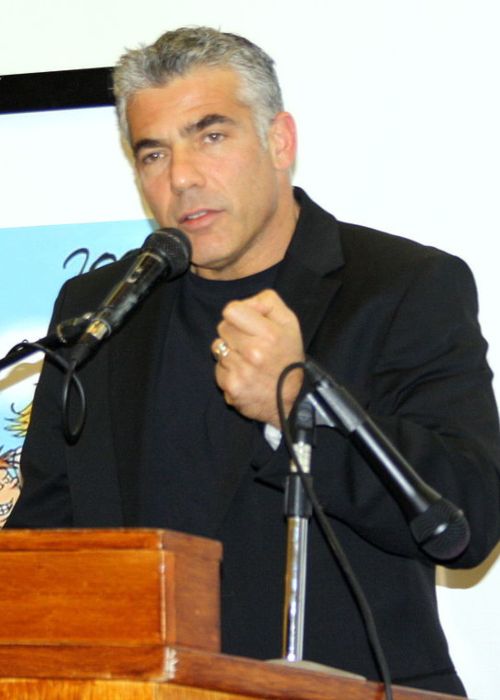 Yair Lapid as seen giving a speech in 2010