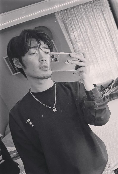 André Dae Kim as seen in a black-and-white mirror selfie in January 2022