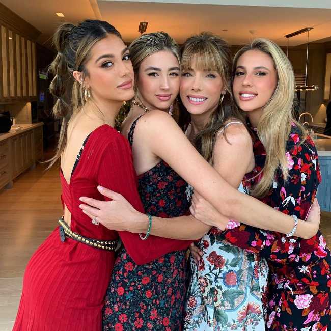 Jennifer Flavin (2nd from right) seen in an Instagram picture with her 3 daughters in August 2022