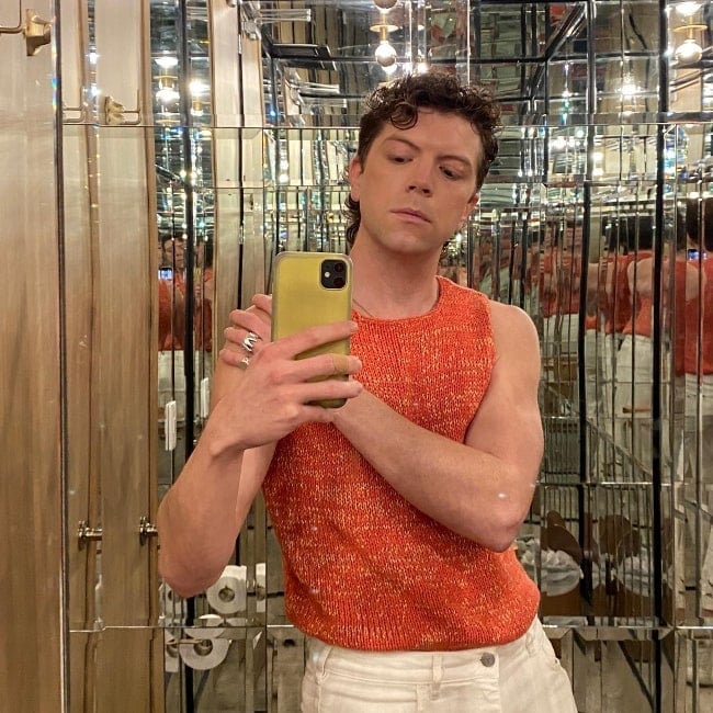 Michael Seater as seen while taking a mirror selfie in March 2022