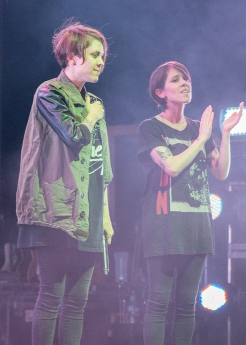 Sara Keirsten Quin in a picture with her sister Tegan Rain Quin (Left) at a concert in July 2014, at the Hillside Festival in Guelph