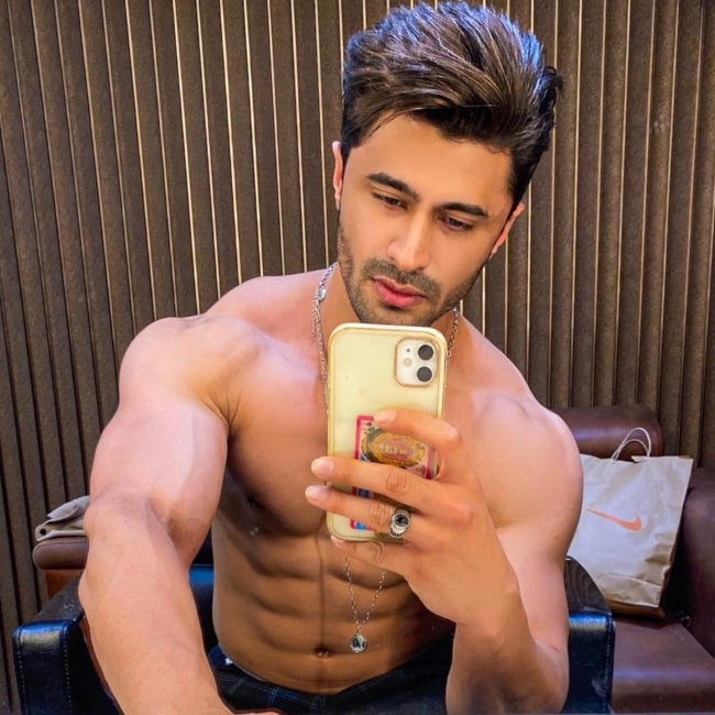 Ieshaan Sehgaal as seen in a shirtless picture that was taken in February 2022