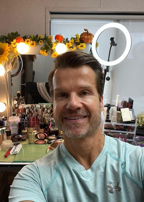 Louis Van Amstel as seen in an Instagram selfie from 2022