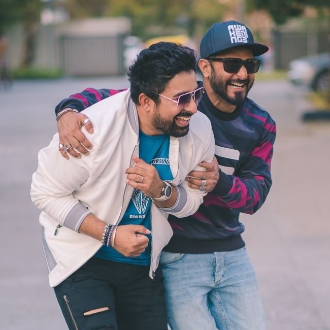 Nikhil Chinapa seen laughing away with Rannvijay Singha in March 2022