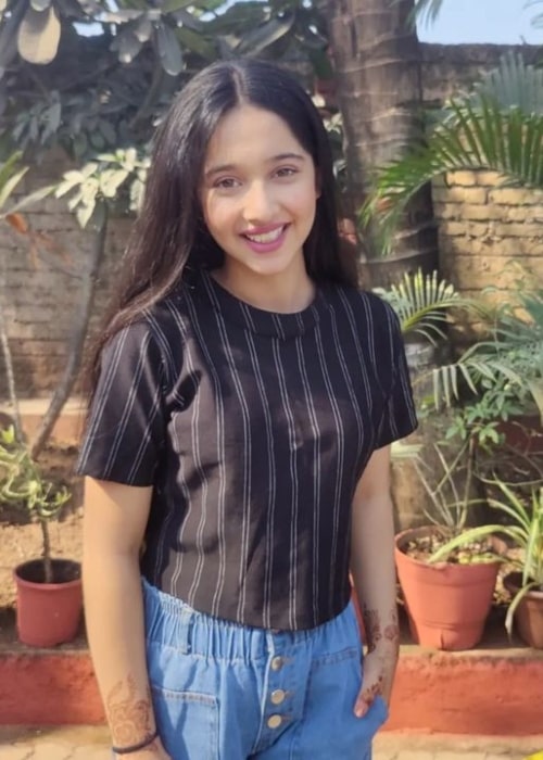 Deshna Dugad Height Weight Age Boyfriend Facts Biography