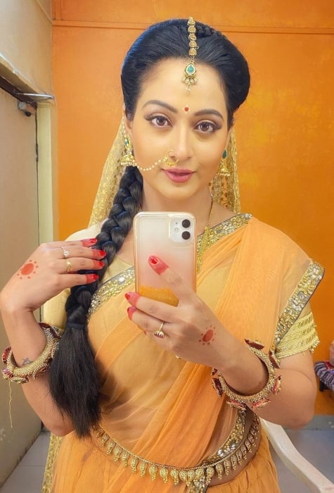 Piyali Munsi as seen while taking a mirror selfie in October 2022