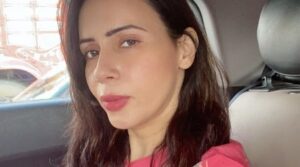 Rozlyn Khan