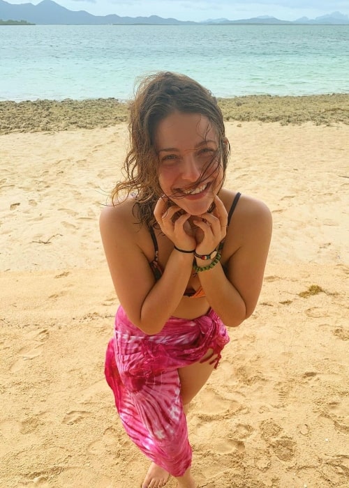 Paige Spara smiling for a picture in Palawan, Philippines in November 2019