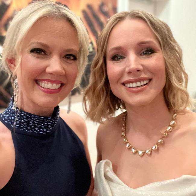 Patti Murin seen posing alongside Kristen Bell in 2022