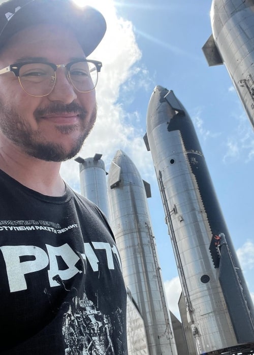 Tim Dodd as seen in a selfie that was taken in April 2022, at the Spacex South Texas Launch Site