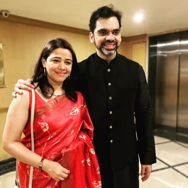 Anita Date-Kelkar as seen in a picture with classical music singer Rahul Deshpande in October 2022
