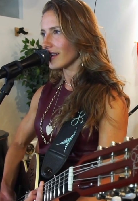 Caroline Jones as seen while performing on PopDust in October 2019