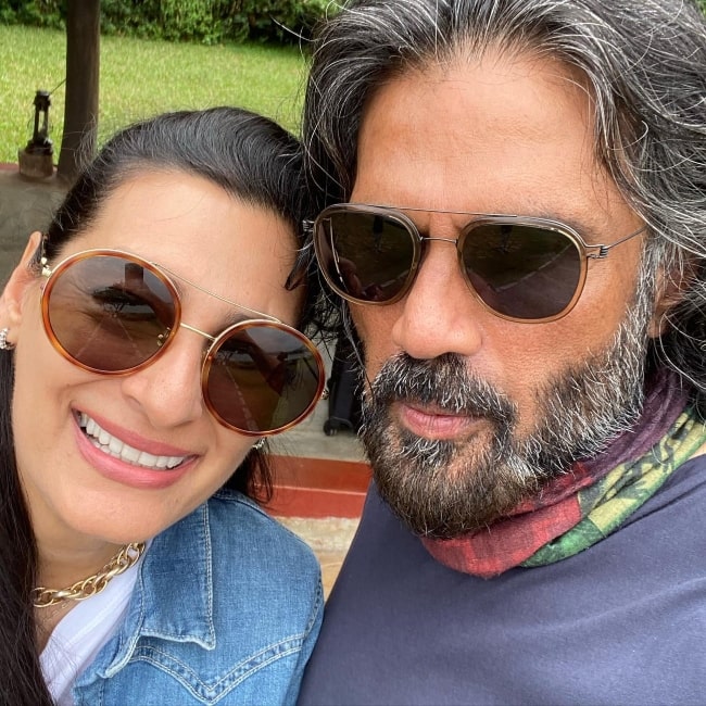 Mana Shetty and her beau in a selfie that was taken in January 2021