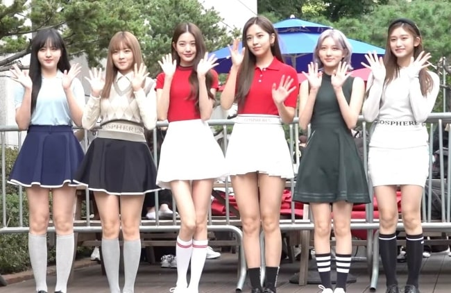 IVE members (From Left to Right - Liz, Rei, Wonyoung, Yujin, Gaeul, and Leeseo) as seen while posing for the camera in September 2022