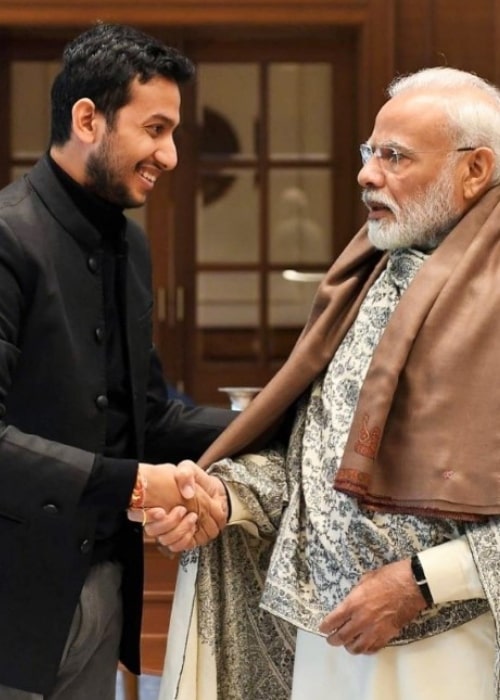 Ritesh Agarwal, posing with Indian prime minister Narendra Modi, in January 2020