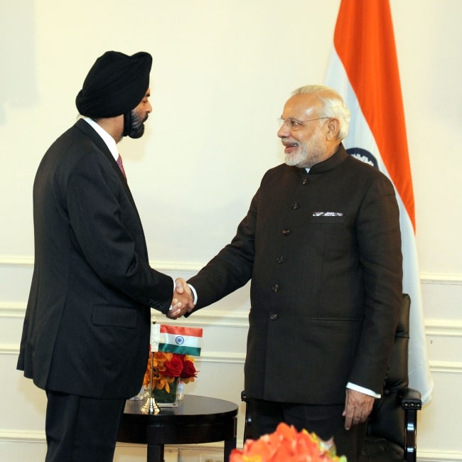 The Prime Minister, Shri Narendra Modi meets the CEO of Master Card and Chairman of USIBC, Shri Ajay Banga, in New York on September 24, 2015