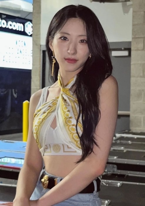 Eunseo as seen while posing for a picture in August 2022