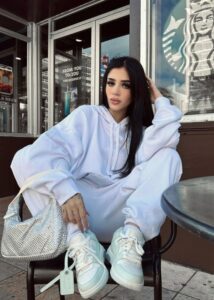 Fernanda Villalobos Height, Weight, Age, Boyfriend, Family