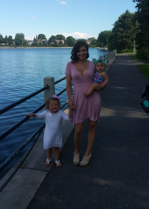 Jenna Maher and her children Maela and Laekyn in October 2017