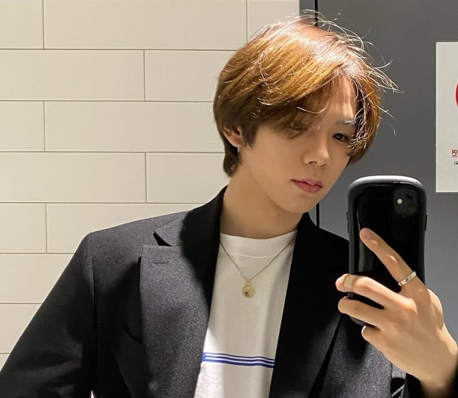 Shotaro as seen while taking a mirror selfie in May 2021