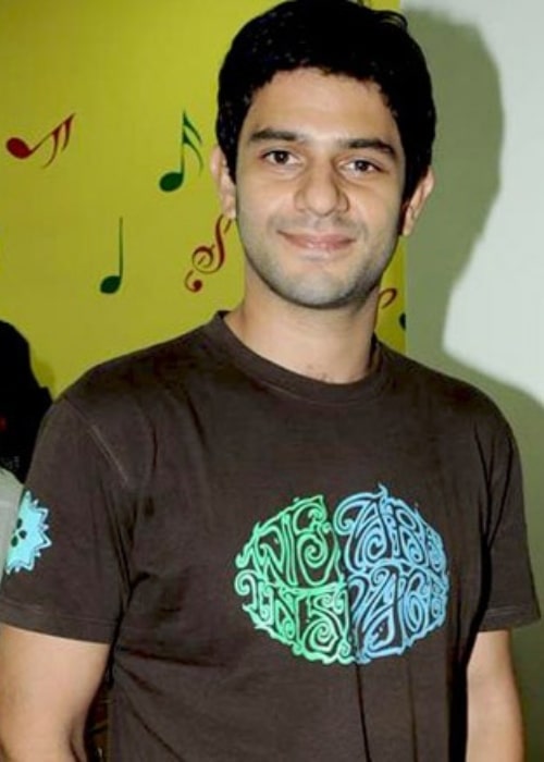 Arjun Mathur at the studio of Radio Mirchi promoting his film 'I Am' (2010)