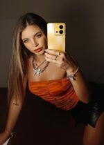 Flavia Laos Height, Weight, Age, Boyfriend, Family