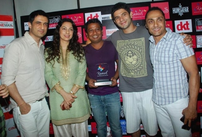 From Left to Right - Sanjay Suri, Juhi Chawla, Onir, Arjun Mathur, and Rahul Bose accepting the 'Best Narrative Feature Award' at the 2011 KASHISH Mumbai International Queer Film Festival for the film 'I Am'