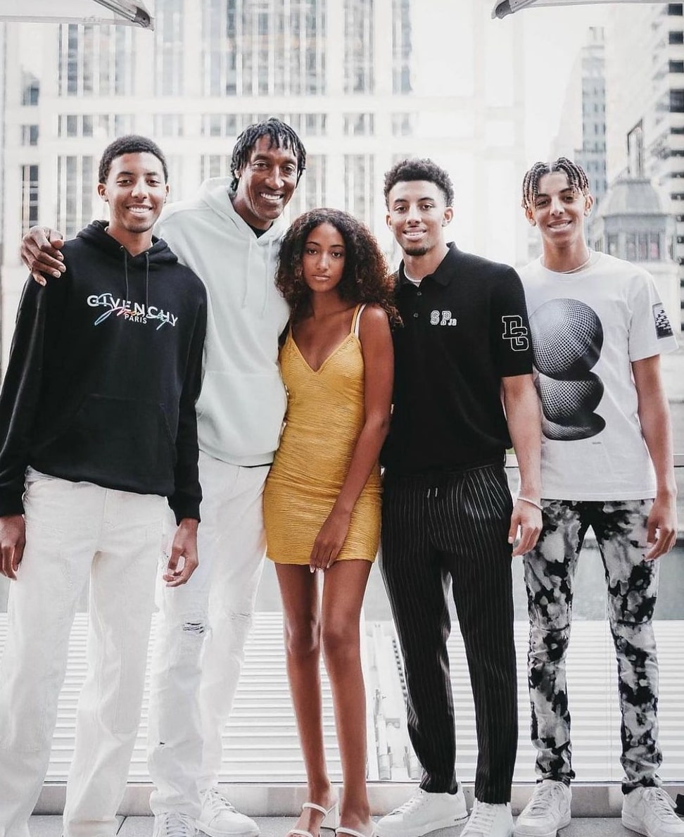 Justin Pippen as seen in a picture with his siblings Preston, Scottie Jr., and Sophia Pippen along with their father Scottie Preston in August 2022