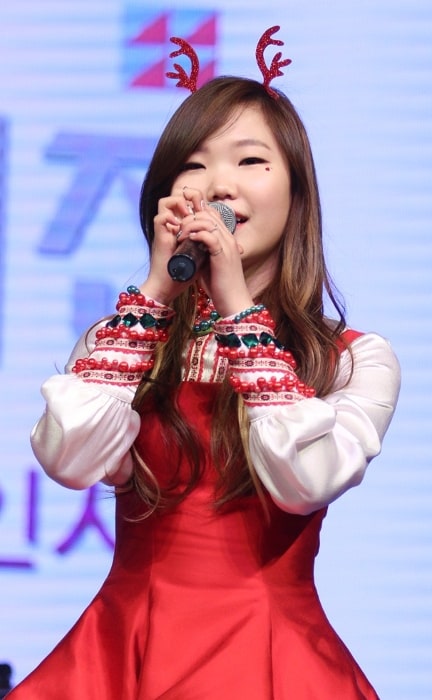 Lee Su-hyun as seen while performing at the SBS Gayo Daejeon in 2014