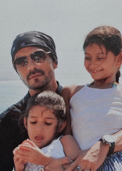 Myra Rampal and her sister Mahikaa Rampal and father Arjun Rampal in the past