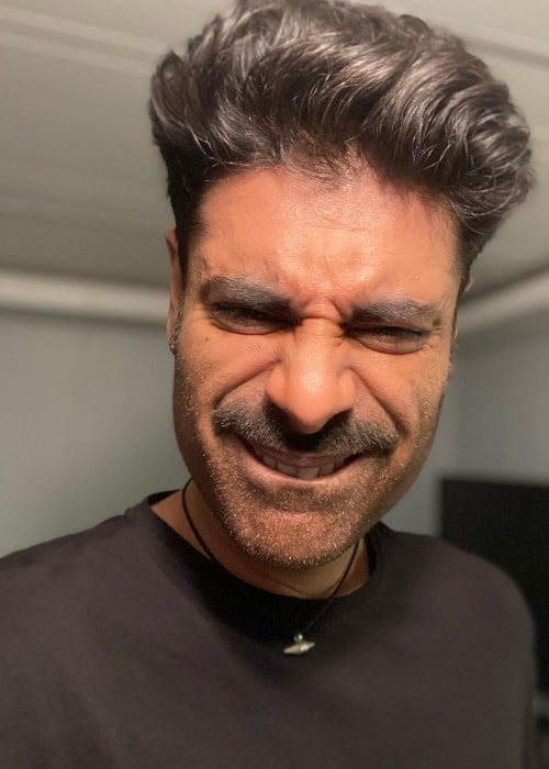 Sikandar Kher as seen while taking a selfie in January 2023
