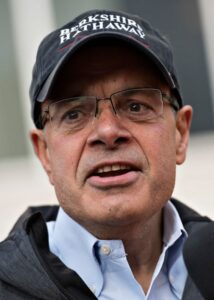 Ajit Jain Height, Weight, Age, Net Worth, Education, Family