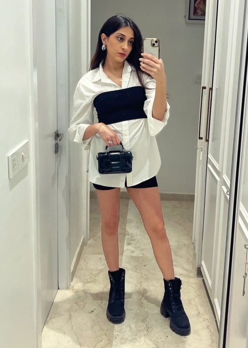 Anissa Malhotra as seen while taking a mirror selfie in January 2023