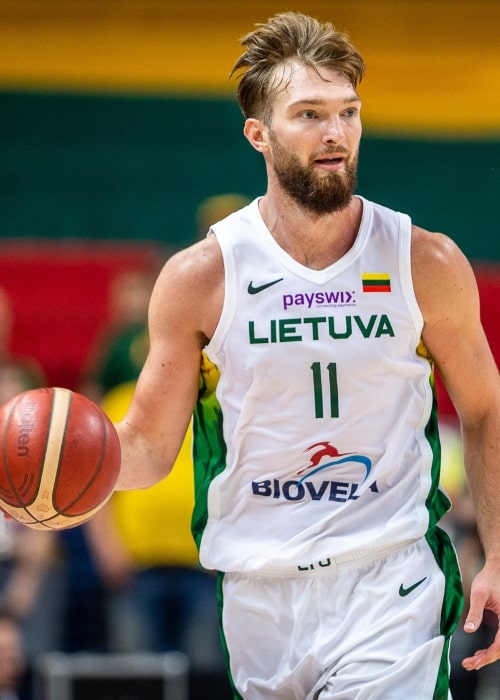 Domantas Sabonis as seen in a picture that was taken during a game in August 2022