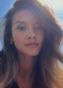 Nicola Cavanis Height, Weight, Age, Boyfriend, Family, Biography