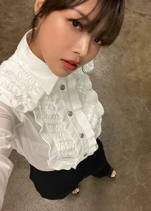 Yubin as seen while taking a selfie in November 2022